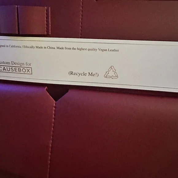 NWT Glass Ladder & Co. Burgundy Portfolio Clutch - Picture 8 of 8